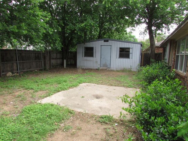 8337 Cloverglen Lane, Fort Worth, TX 76123
