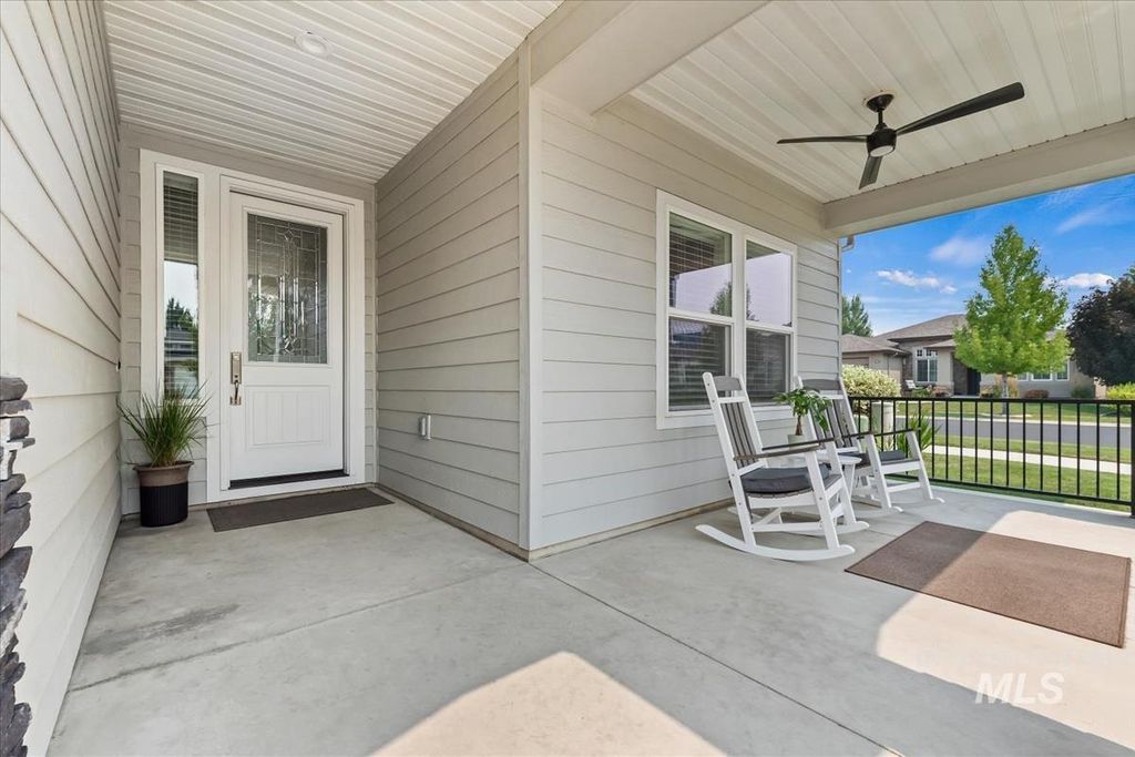 1278 W Bolton Ln, Eagle, ID 83646 photo 2