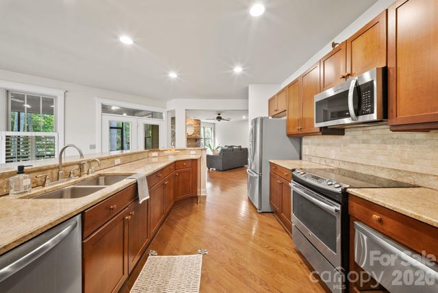 289 Fennel Dun Circle, Biltmore Lake, NC 28715