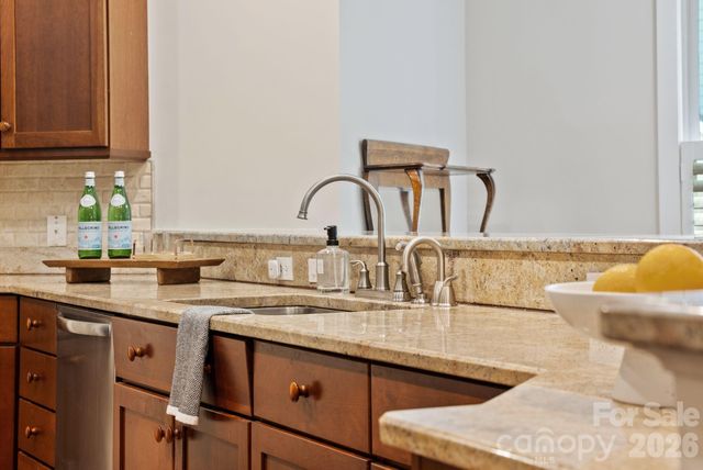 289 Fennel Dun Circle, Biltmore Lake, NC 28715