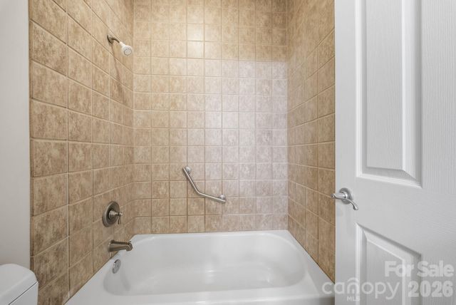 289 Fennel Dun Circle, Biltmore Lake, NC 28715