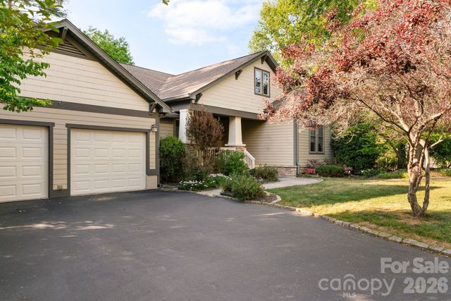 289 Fennel Dun Circle, Biltmore Lake, NC 28715