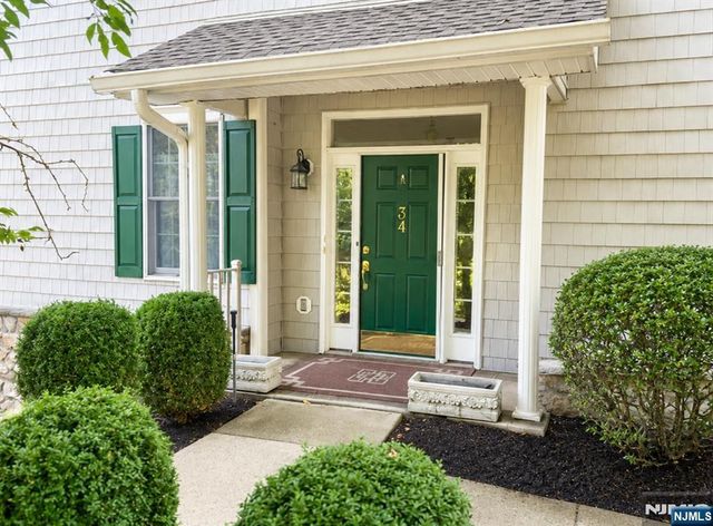 34 Spring Hollow, Old Tappan, NJ 07675