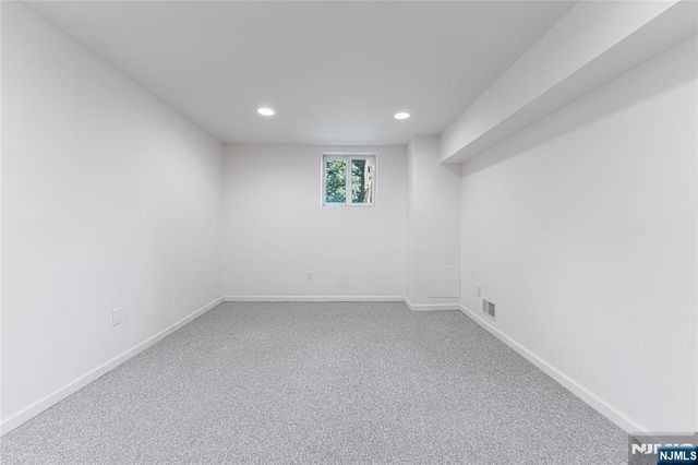 34 Spring Hollow, Old Tappan, NJ 07675