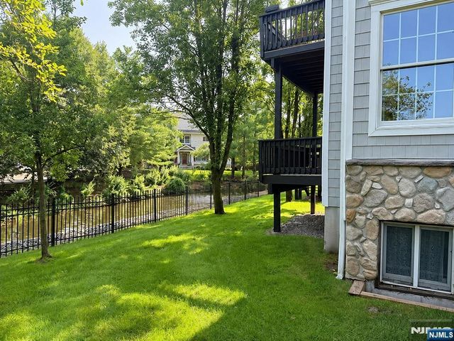 34 Spring Hollow, Old Tappan, NJ 07675