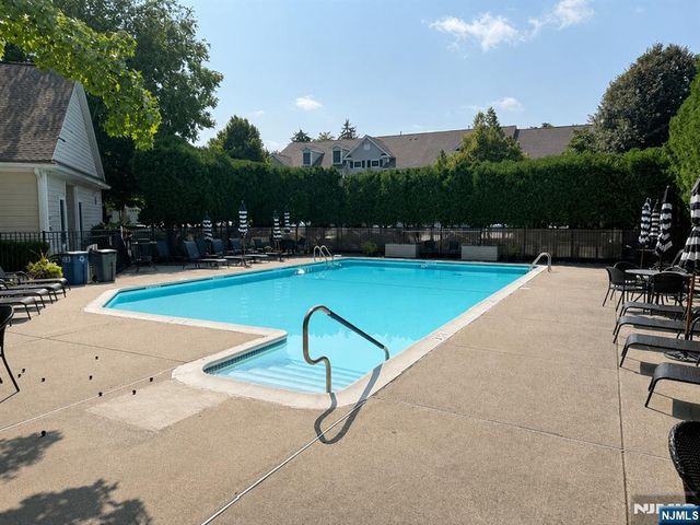34 Spring Hollow, Old Tappan, NJ 07675