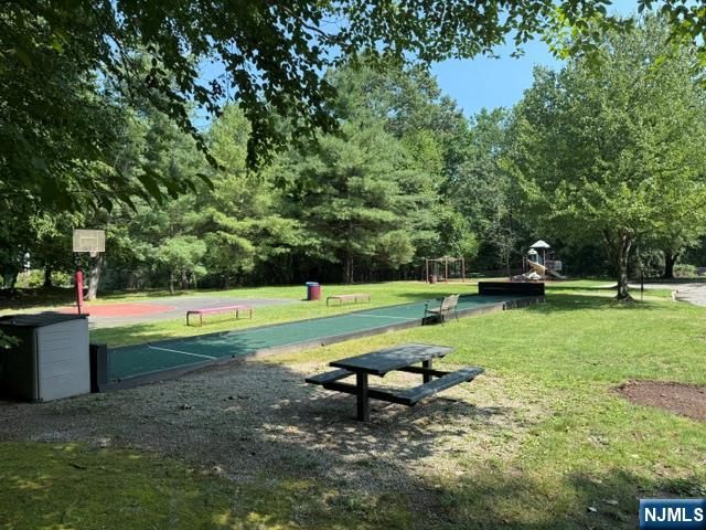 34 Spring Hollow, Old Tappan, NJ 07675