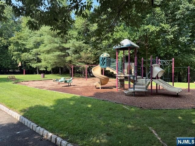 34 Spring Hollow, Old Tappan, NJ 07675