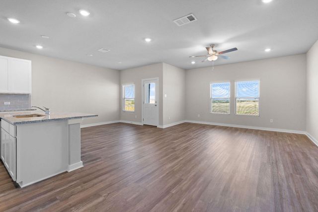 176 Wind Hill, Jarrell, TX 76537