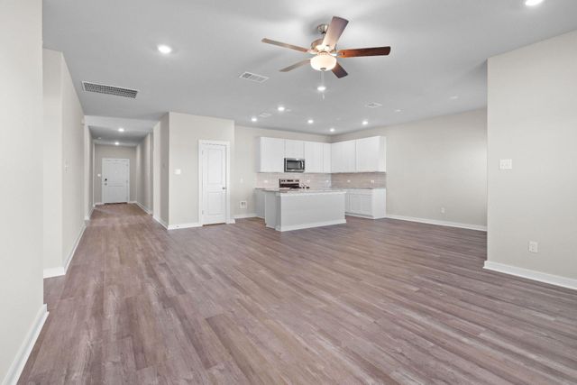 176 Wind Hill, Jarrell, TX 76537