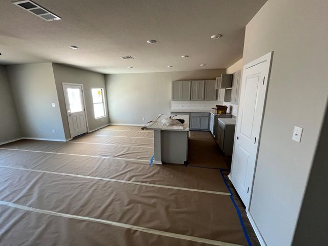 176 Wind Hill, Jarrell, TX 76537