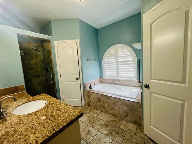 1629 College Ave, Modesto, CA 95350