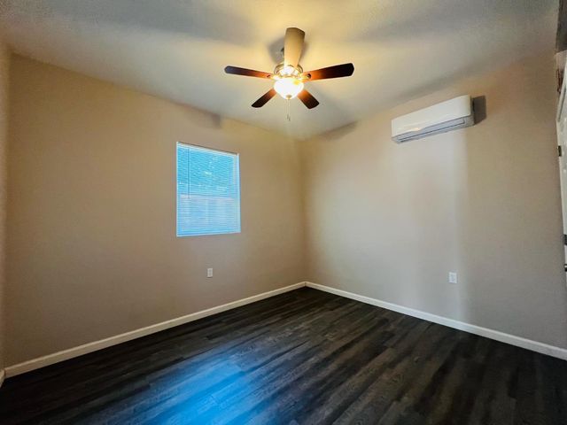 1629 College Ave, Modesto, CA 95350
