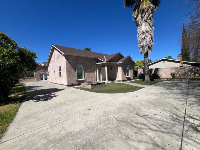 1629 College Ave, Modesto, CA 95350
