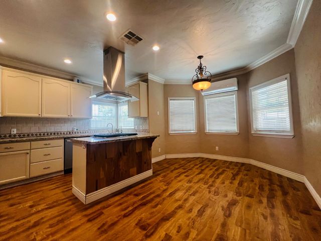 1629 College Ave, Modesto, CA 95350