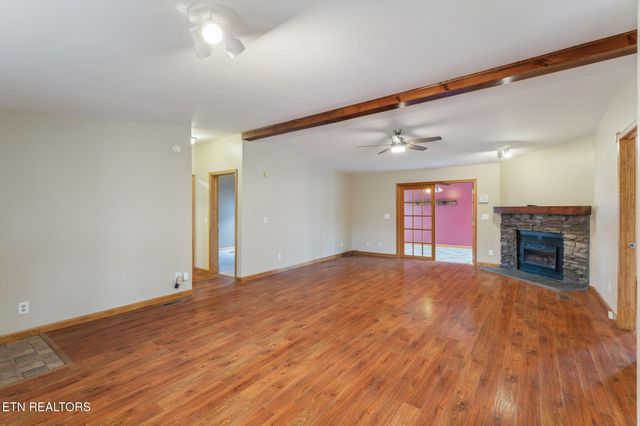 1037 Whites Mill Rd, Maryville, TN 37803