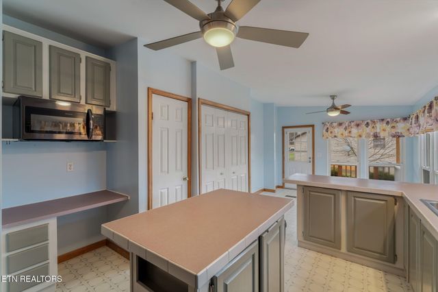 1037 Whites Mill Rd, Maryville, TN 37803