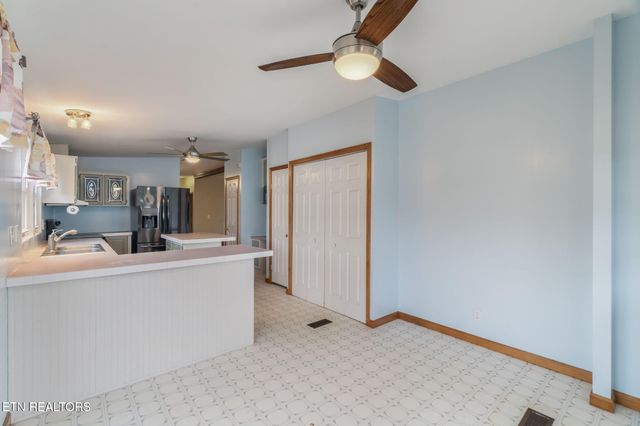 1037 Whites Mill Rd, Maryville, TN 37803