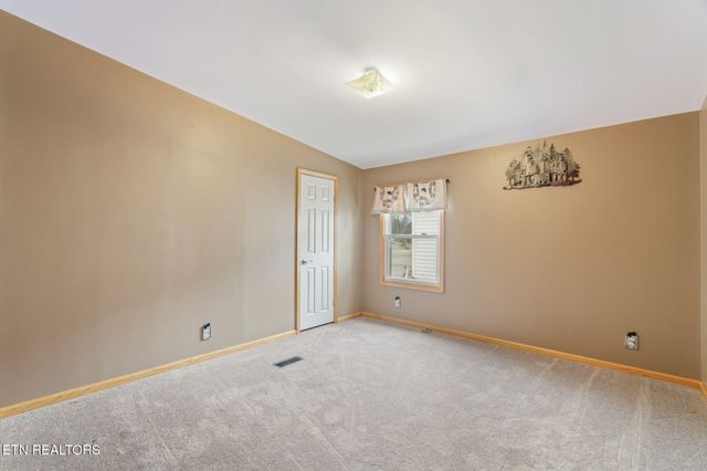 1037 Whites Mill Rd, Maryville, TN 37803