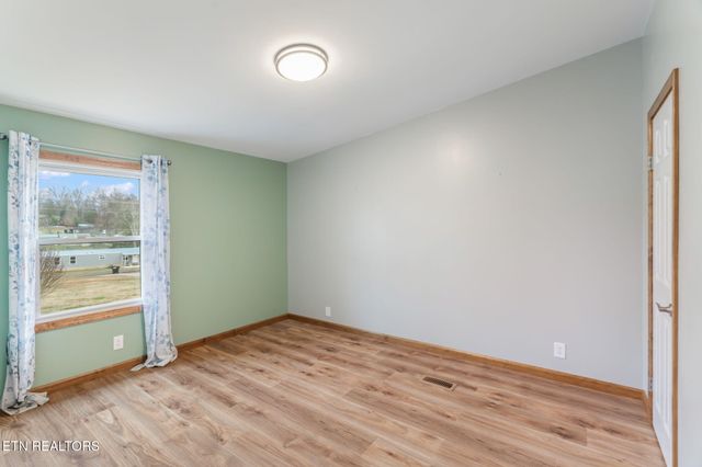 1037 Whites Mill Rd, Maryville, TN 37803