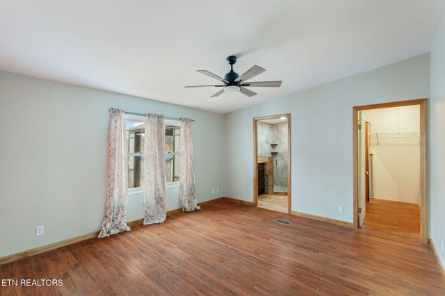 1037 Whites Mill Rd, Maryville, TN 37803