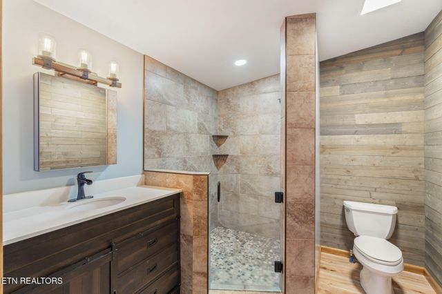 1037 Whites Mill Rd, Maryville, TN 37803