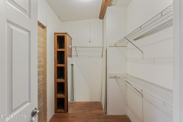 1037 Whites Mill Rd, Maryville, TN 37803