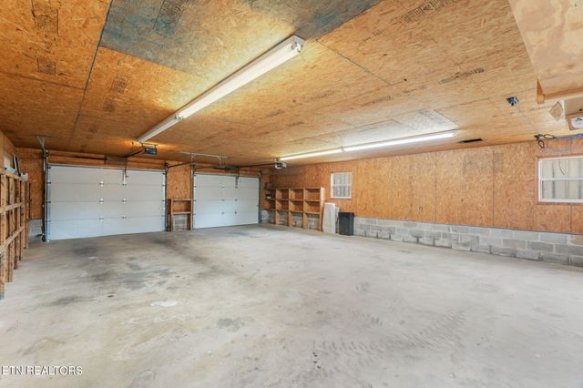 1037 Whites Mill Rd, Maryville, TN 37803