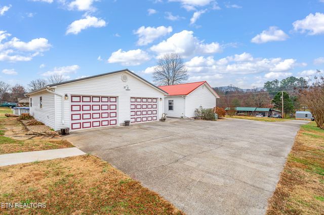 1037 Whites Mill Rd, Maryville, TN 37803