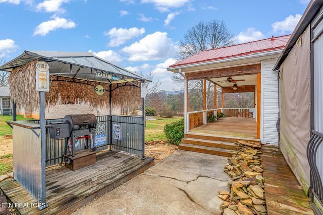 1037 Whites Mill Rd, Maryville, TN 37803