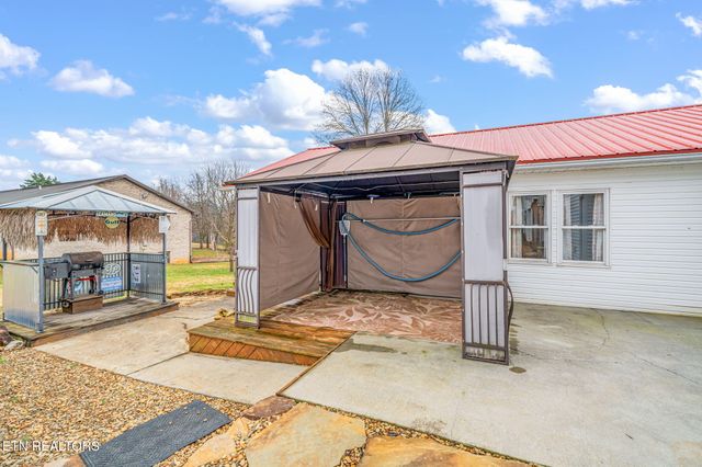 1037 Whites Mill Rd, Maryville, TN 37803