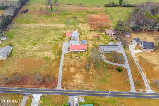 1037 Whites Mill Rd, Maryville, TN 37803