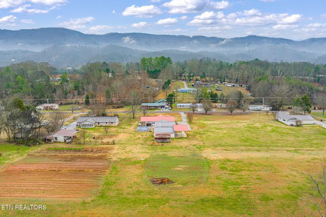 1037 Whites Mill Rd, Maryville, TN 37803