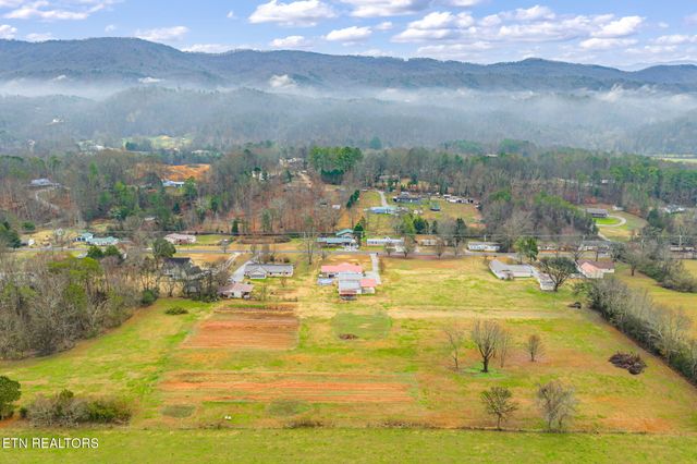 1037 Whites Mill Rd, Maryville, TN 37803