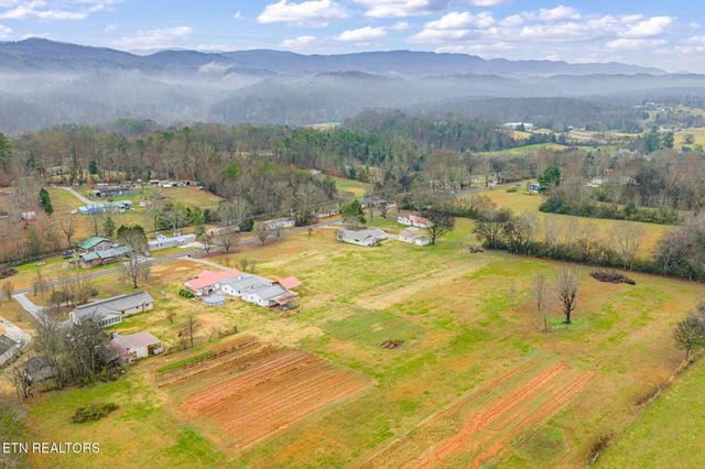 1037 Whites Mill Rd, Maryville, TN 37803