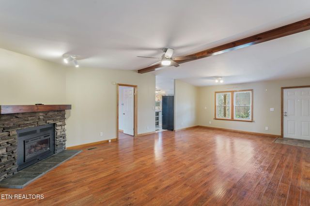 1037 Whites Mill Rd, Maryville, TN 37803