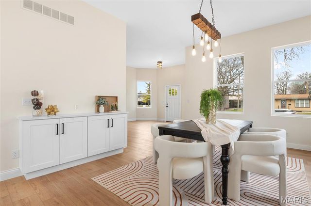 512 Broadway, Highland, IL 62249