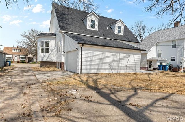 512 Broadway, Highland, IL 62249