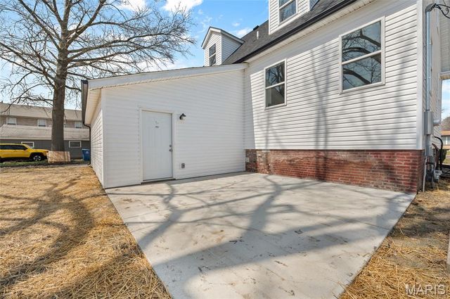 512 Broadway, Highland, IL 62249