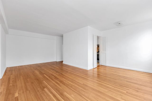 6707 Yellowstone Blvd Apt 5F, New York City, NY 11375