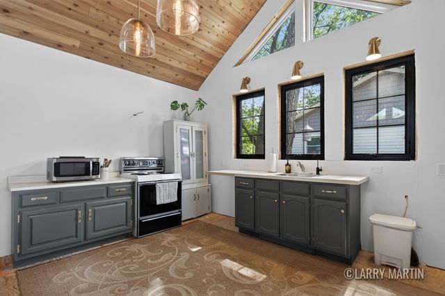 16510 Bass Lake Avenue NE, Gowen, MI 49326