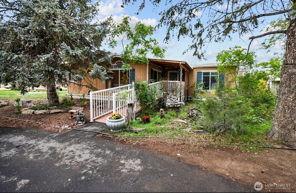 284 NE 18.8 Road, Soap Lake, WA 98851