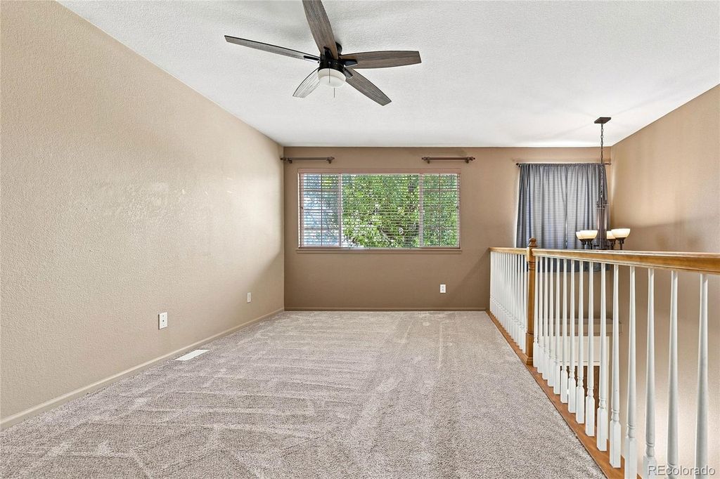 Image 18 of property listing at 1371 Laurenwood Way, Highlands Ranch, CO 80129