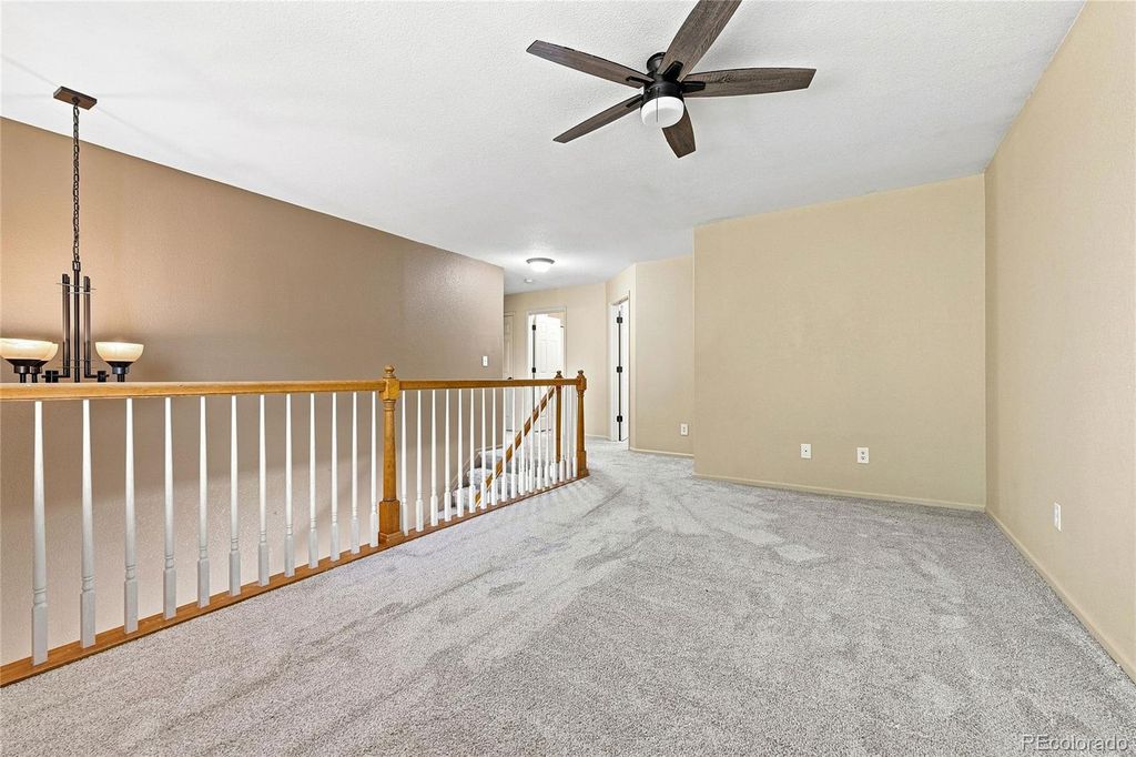 Image 19 of property listing at 1371 Laurenwood Way, Highlands Ranch, CO 80129