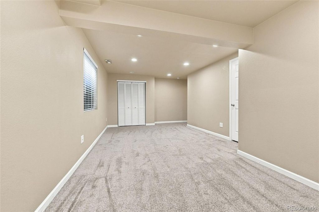 Image 21 of property listing at 1371 Laurenwood Way, Highlands Ranch, CO 80129