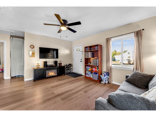 3109 E 28TH St, Vancouver, WA 98661