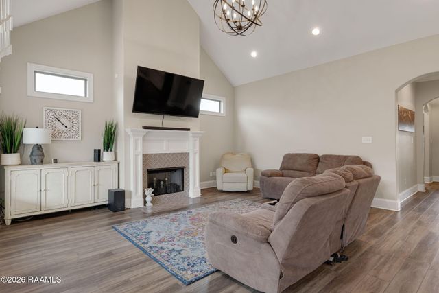 200 Santander Drive, Youngsville, LA 70592