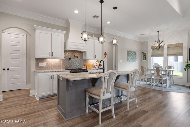 200 Santander Drive, Youngsville, LA 70592