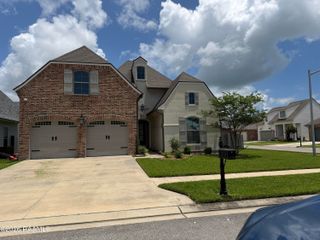 200 Santander Drive, Youngsville, LA 70592