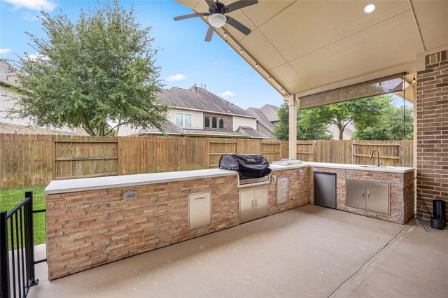 27611 Fleetwood Bend Lane, Katy, TX 77494